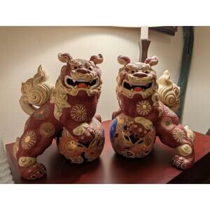 Pair Vintage Japanese Kutani Foo Dogs Shishi Lion Guardians Porcelain Figurines